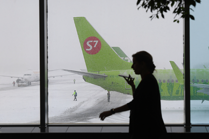 Российский самолет экстренно сел из-за угрожавшей взорвать себя пассажирки