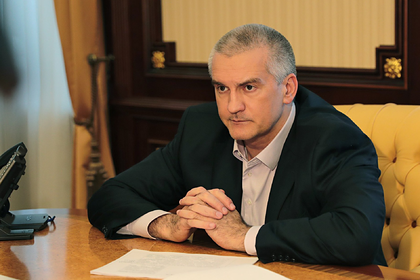 Глава Крыма потребовал уволить подаривших блокадникам «батоны» чиновниц в шубах