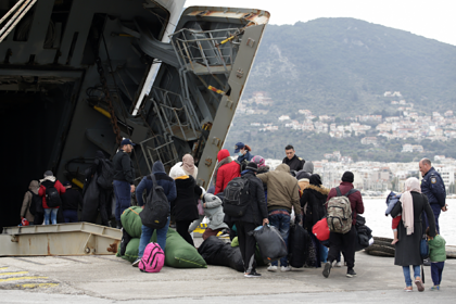 Греция изменила отношение к беженцам и решила их выслать
