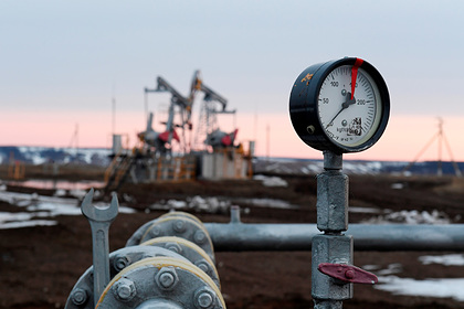 Российская нефть возобновила падение