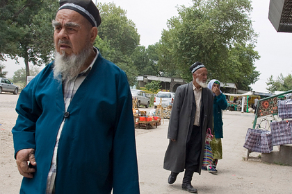 Таджикам запретили русифицированные фамилии