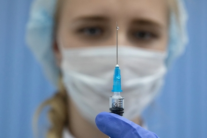 В России захотели запретить пускать детей без прививок в школы и детсады