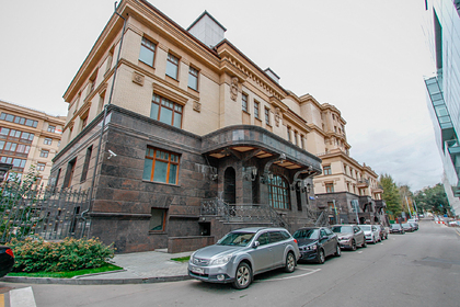 Москвич захотел сдать свою квартиру за пять миллионов рублей в месяц