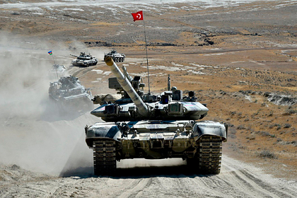 В Азербайджане появился Т-90С под флагом Турции