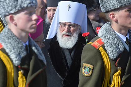 Белорусский митрополит посетил пострадавших во время протестов и помолился о них