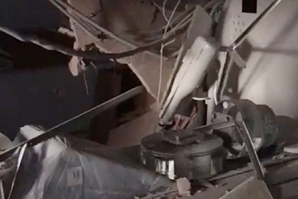 В российском «ковидном» госпитале после ремонта потолок рухнул на аппарат КТ