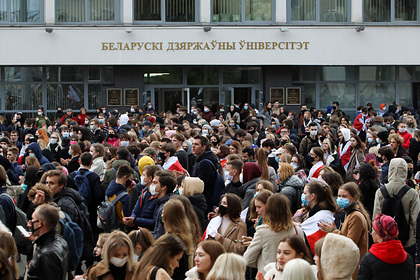 Лукашенко пригрозил протестующим студентам отчислением
