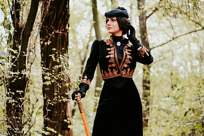 Украинка ходила по улице в одежде прошлых веков и прославилась