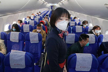 Стюардессам в Китае посоветовали надевать на работу подгузники