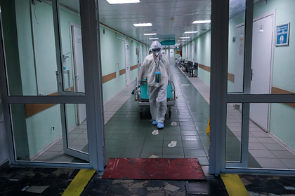 В России за сутки умерли 587 пациентов с COVID-19