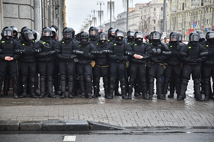 Минский ОМОН предупредил белорусов об ответе на возможные протесты весной