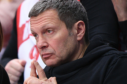 Соловьев назвал удар россиянке в живот на митинге «отталкиванием ногой»