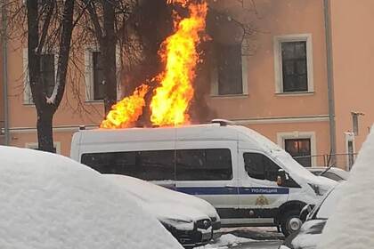 Названа причина возгорания автомобиля Росгвардии в Москве