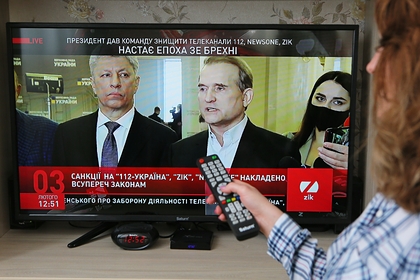 Экран телевизора с интернет-трансляцией телеканала ZIK
