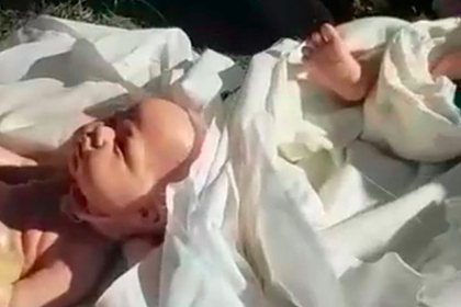 Обнаруживший кукол вместо младенцев на похоронах россиянин простил жену