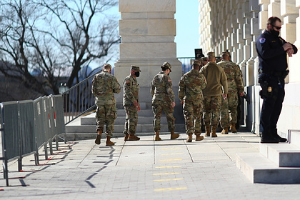 Охраняющие Капитолий США солдаты пожаловались на плесень и металл в еде