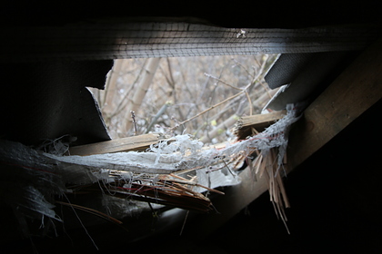 Разбитая крыша в жилом доме в поселке Старомихайловка