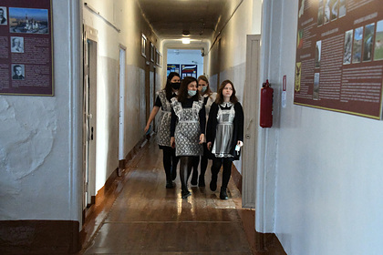 В России задумали избавиться от третьей смены в школах