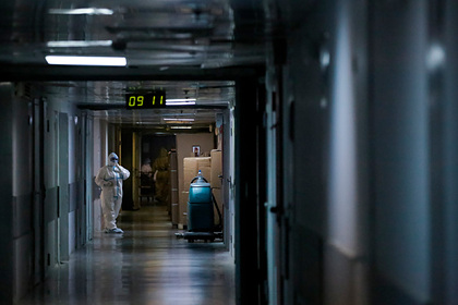 В России впервые с ноября умерли менее 300 пациентов с COVID-19 за сутки