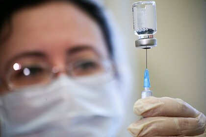 Названы сроки начала применения третьей российской вакцины от коронавируса