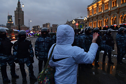 Песков предупредил о реакции полиции на несогласованные акции протеста