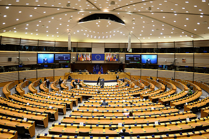 Европарламент предложит карать российских олигархов за коррупцию