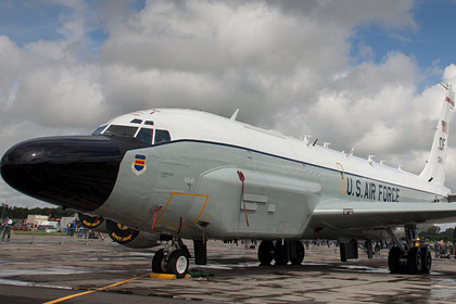 Самолет ВВС США провел разведку у границ России