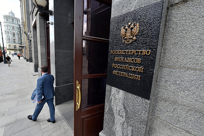 Россия взяла в долг перед санкциями