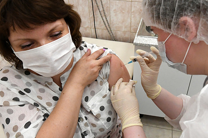 В Роспотребнадзоре оценили степень защиты вакцин от коронавируса