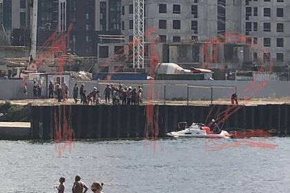 В Петербурге лодка с людьми врезалась в опору моста имени Кадырова