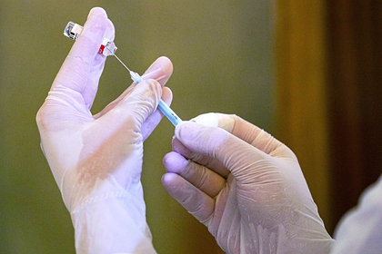 В Москве повторная вакцинация от COVID-19 началась во всех прививочных центрах
