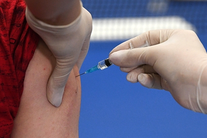 В Госдуме назвали лучший способ ускорить темпы вакцинации в России