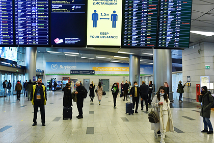 В аэропортах Москвы отменили и задержали десятки рейсов
