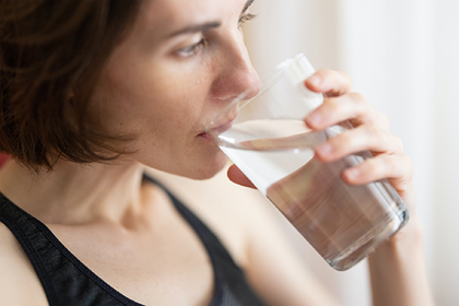 Диетологи назвали способы правильно пить и не болеть