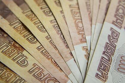 Россияне отказались расставаться с бумажными деньгами