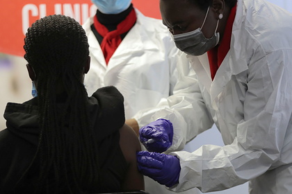 В ЮАР заявили о взрывном росте заболеваемости коронавирусом из-за омикрон-штамма