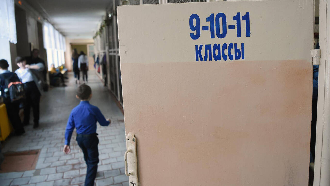 В российской школе ученик обмочился из-за отказа учителя отпустить его с урока