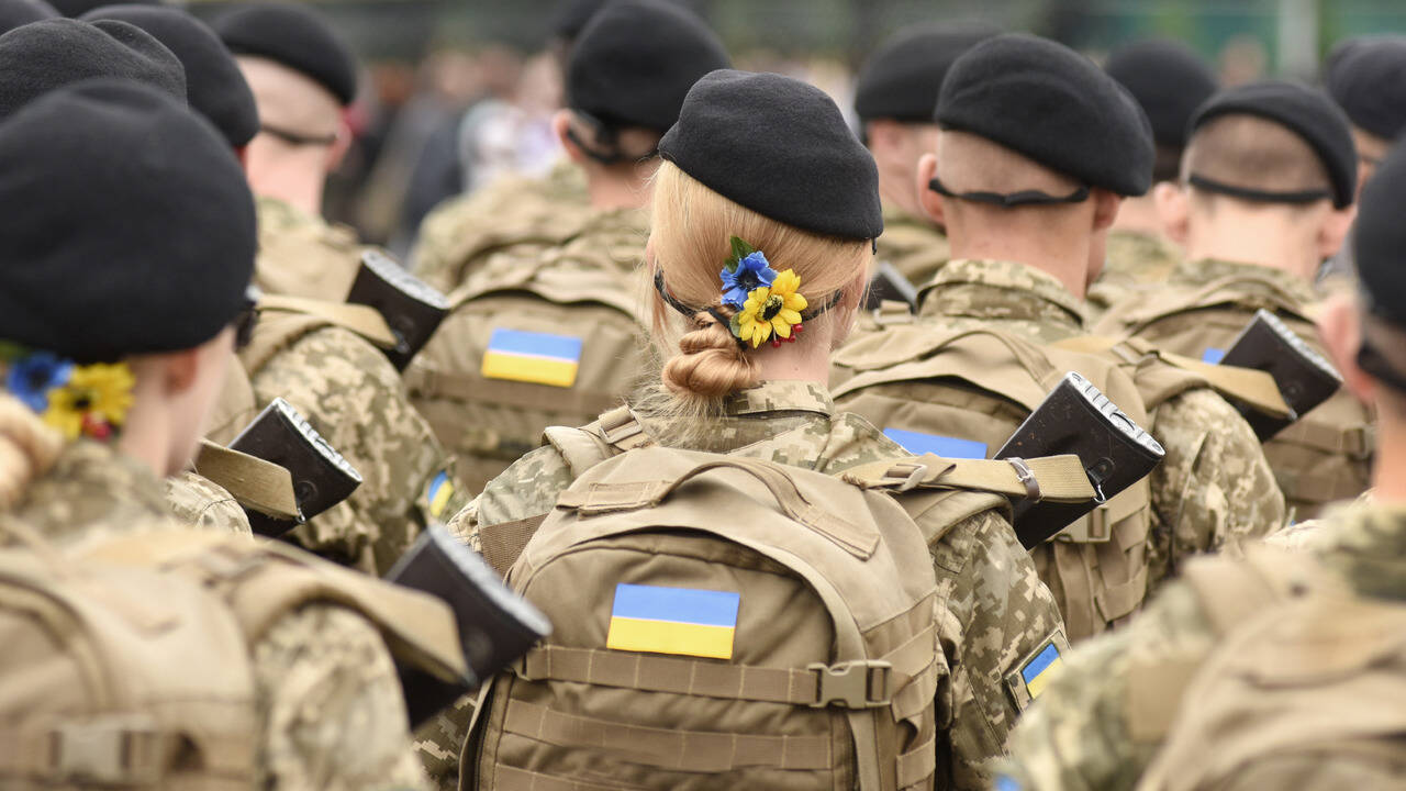 На Украине беременных поставят на воинский учет