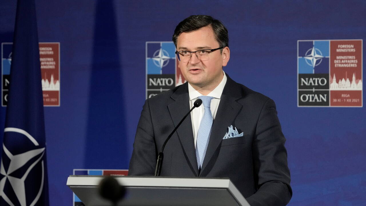 Кулеба счел унижением для НАТО отказ от идеи расширения на Восток