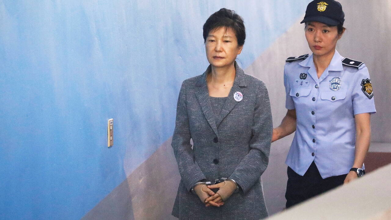 Осужденная за коррупцию экс-президент Южной Кореи вышла на свободу