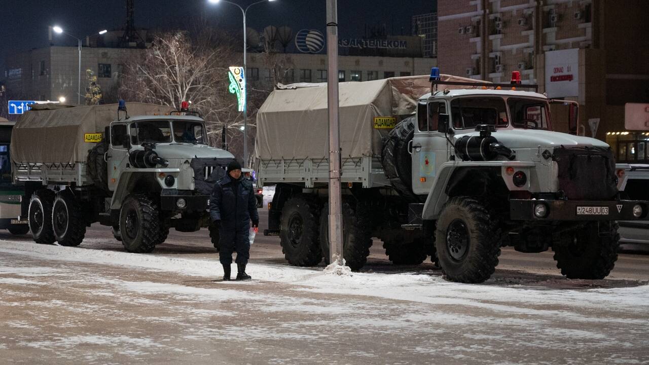 Токаев поручил силовым структурам повысить боеготовность по всему Казахстану