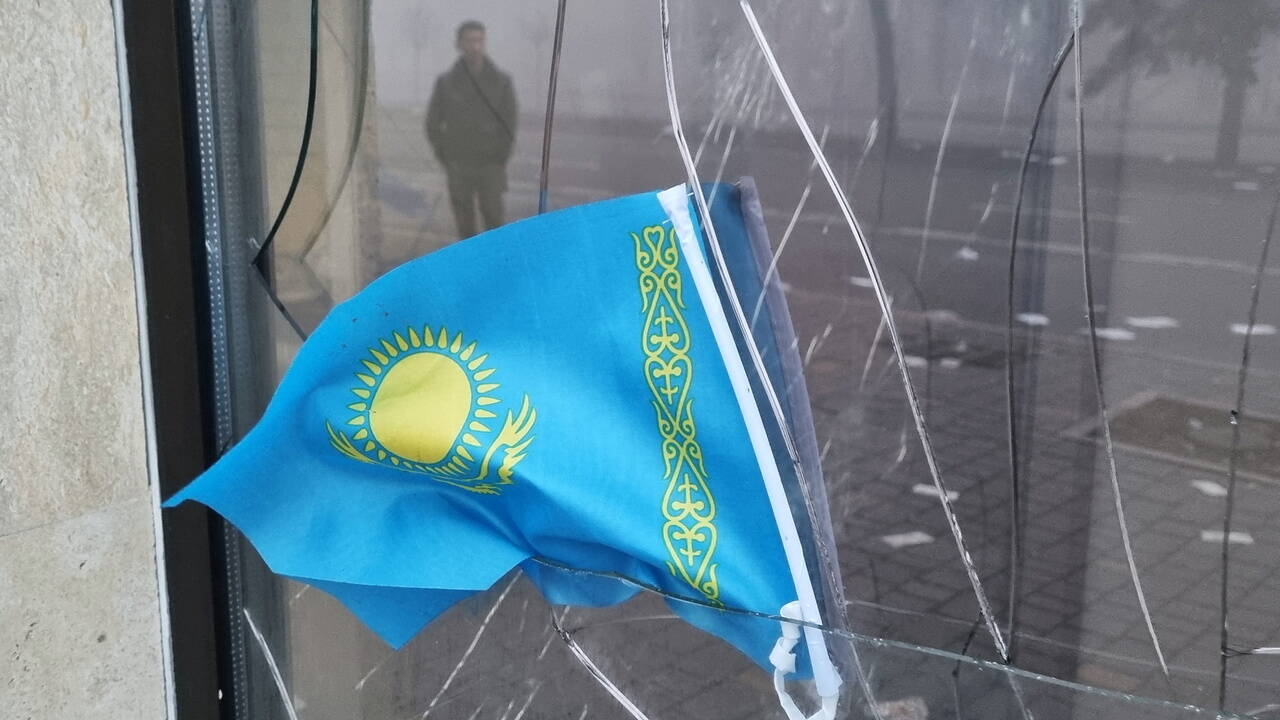 Миротворцы ОДКБ приступили к выполнению поставленных задач в Казахстане