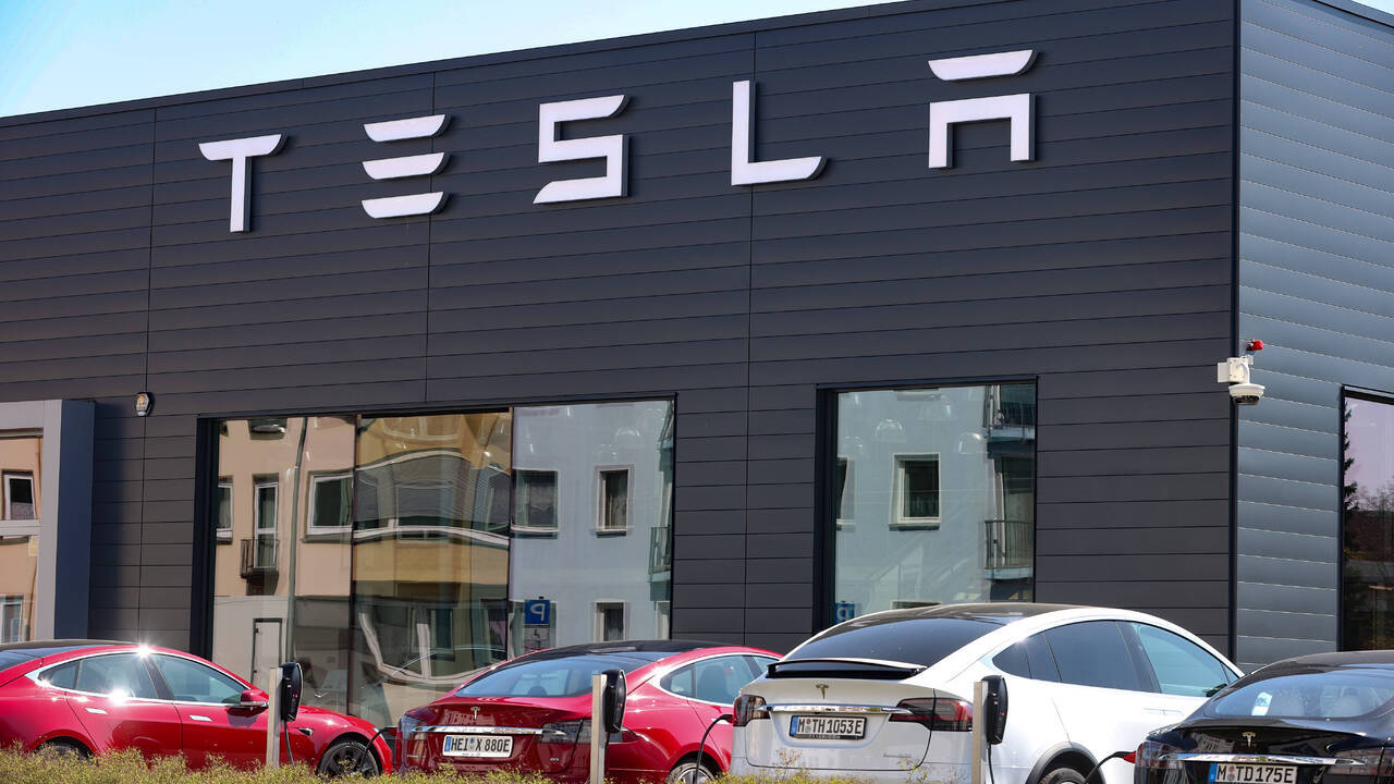 В правительстве ответили на вопрос о возможности открытия завода Tesla в России