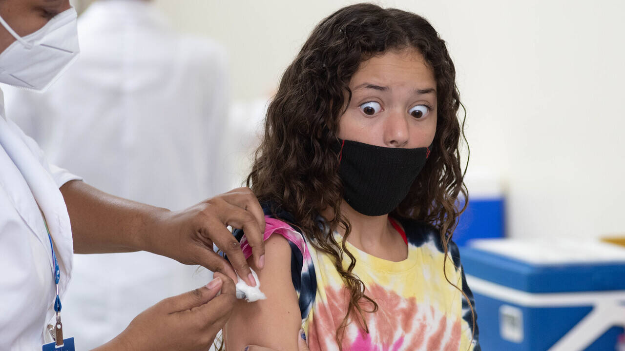 В России исключили введение принудительной вакцинации детей от коронавируса