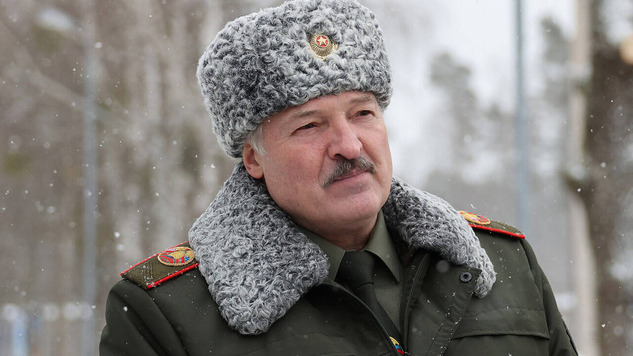Лукашенко пообещал начать транзит власти «через два-три года»