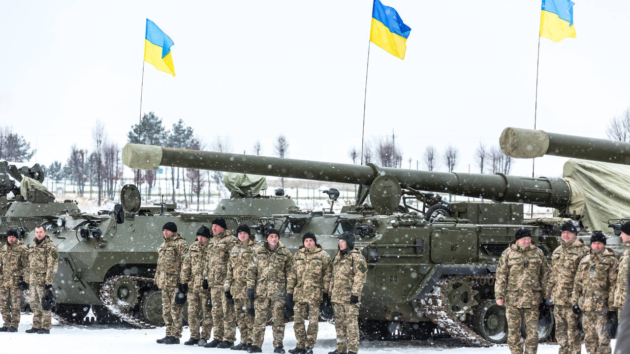 Стало известно о бронетехнике украинских силовиков у города Счастье в Донбассе