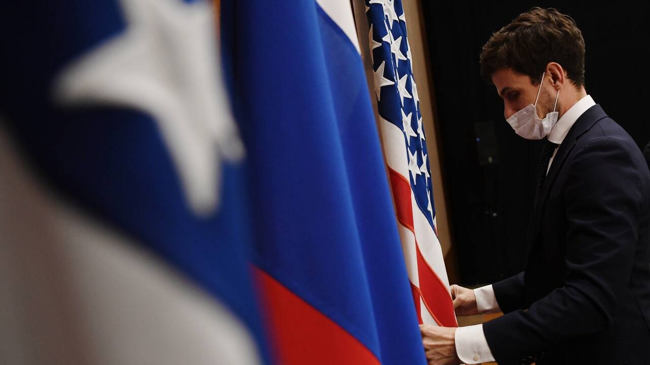 Дипломат России в Вене описал переговоры по безопасности фразой «тикает счетчик»