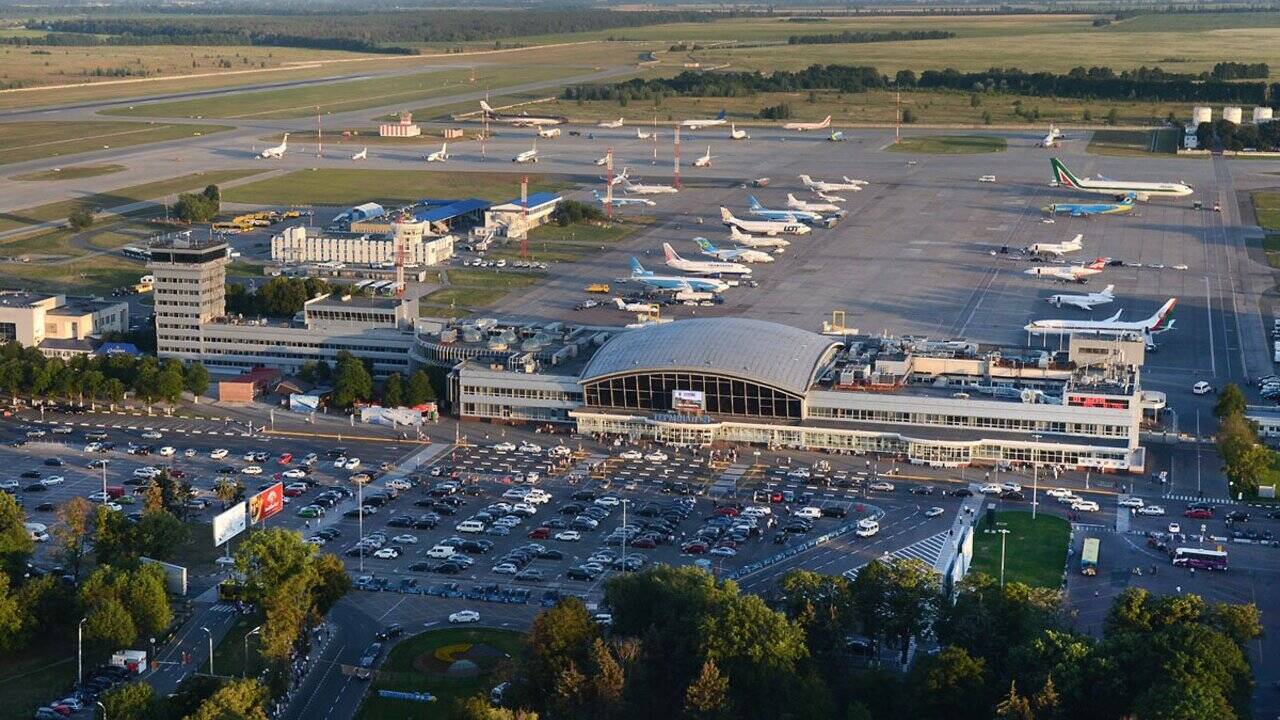 Четыре крупные иностранные авиакомпании отказались от ночной стоянки в Киеве