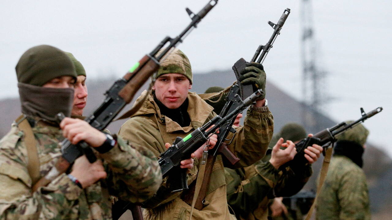 «Единая Россия» попросила отправить в Донбасс военную продукцию