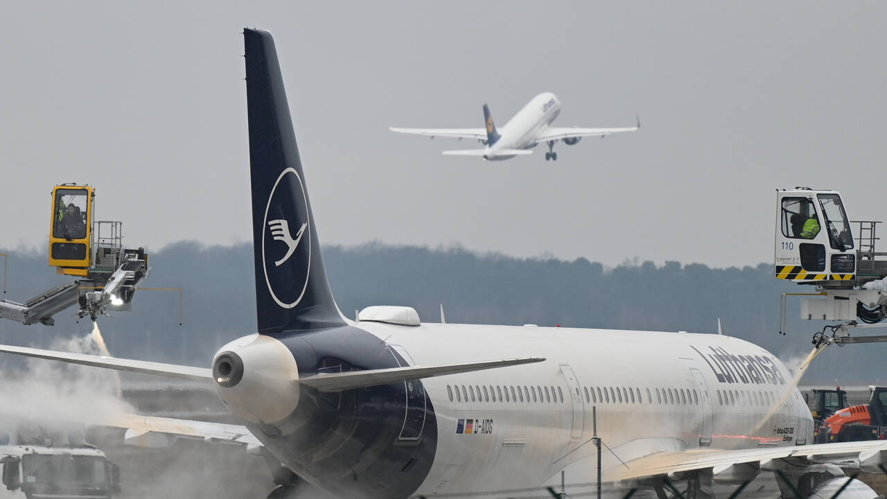 Lufthansa рассмотрит прекращение полетов над Украиной